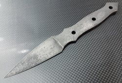Кованый клинок ножа из алмазки 106