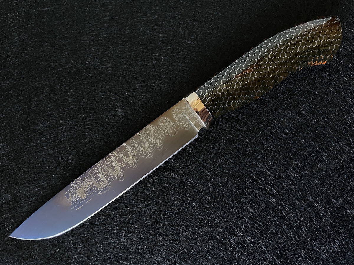 Нож из ламинатной дамасской стали с никелем
