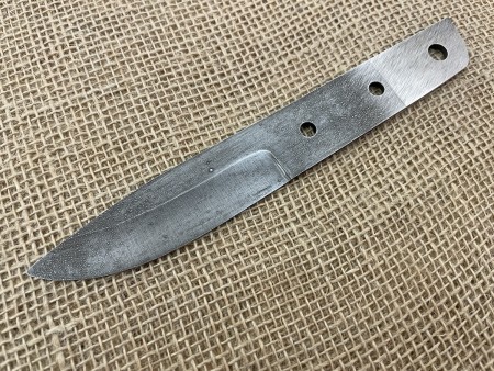 Кованый клинок ножа из алмазки 88