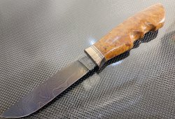 Нож ручной работы из дамасской стали