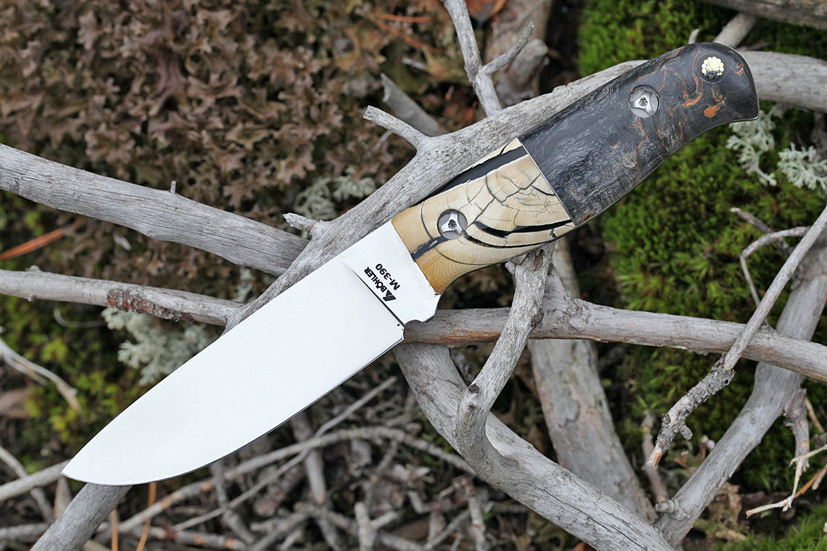 Охотничий нож из порошковой стали
